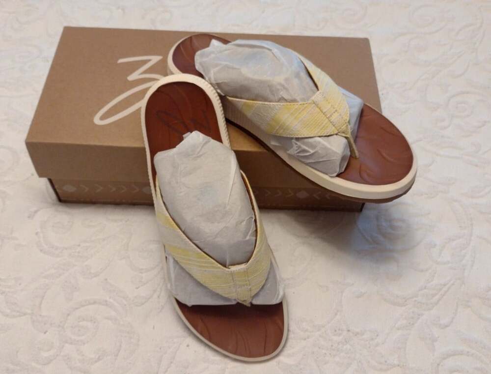 Zodiac Flip Flops Sandals Yellow & White Size 8 "Sunny" - NEW Beach shoes